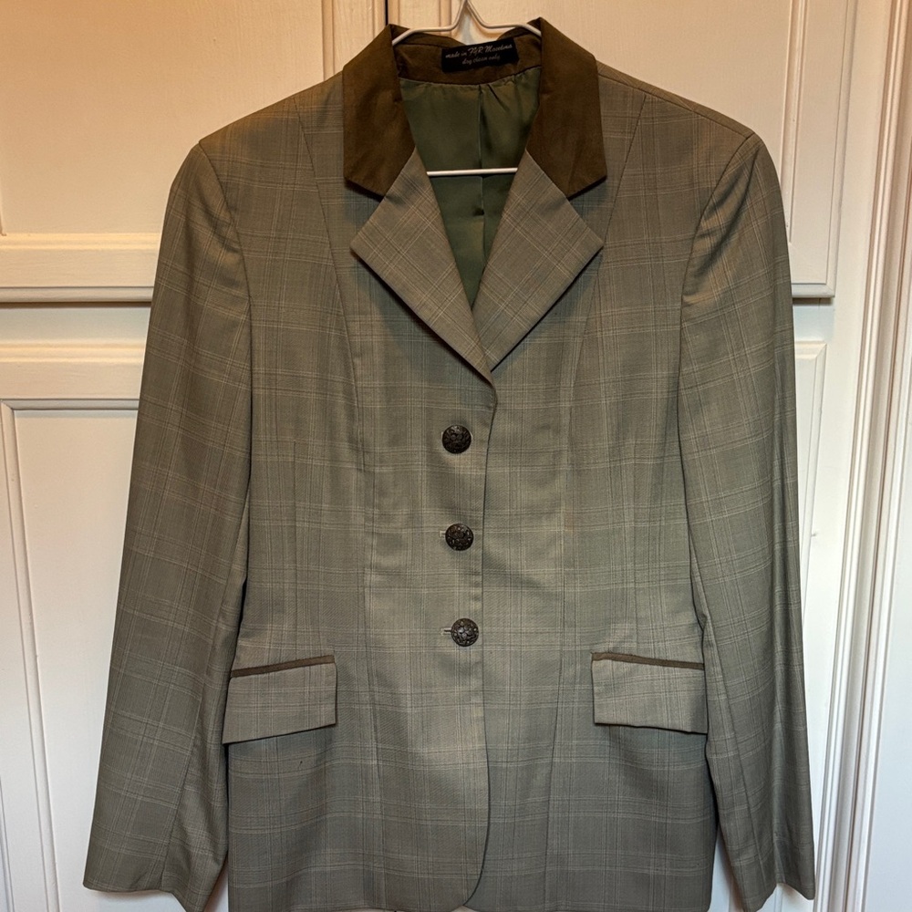 RJ Classic Diamond Collection Women's Green Blazer with Pink inside Trim